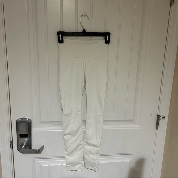 Lululemon Align White Capri Leggings Size 2 - Picture 1 of 11